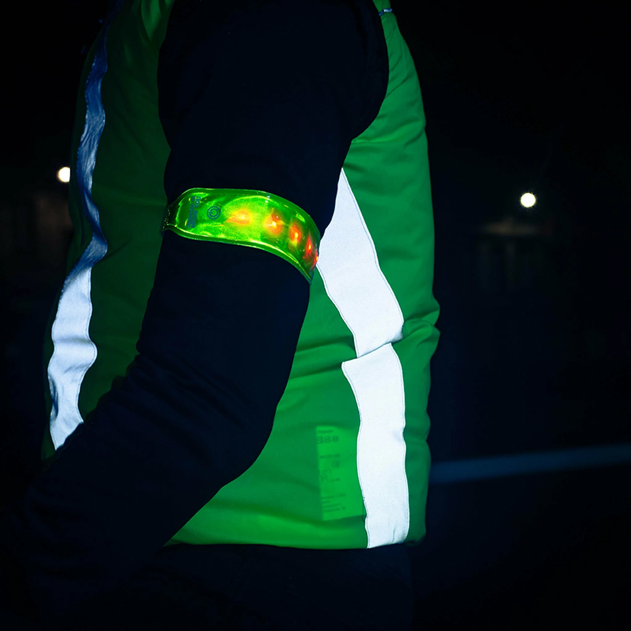Brassard Lumineux De Sécurité Pour Cycliste Avec 5 LED Rouges Wowow 2 Brassard Lumineux De Sécurité Pour Cycliste Avec 5 LED Rouges Wowow – Image 2