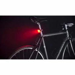 Eclairage Arrière Vélo LED 100 Lumens Blinder Grid Knog -Sacoches guidon Soldes Magasin eclairage arriere velo led 100 lumens blinder grid knog full 3