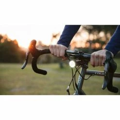 Eclairage Vélo Avant 1100 Lumens PWR TRAIL Avec Power Bank Knog -Sacoches guidon Soldes Magasin eclairage velo avant 1100 lumens pwr trail avec power bank knog full 3