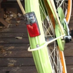 Ikzi Light Feu De Vélo Arrière Sur Garde Boue à Pile -Sacoches guidon Soldes Magasin feu de velo arriere sur garde boue a pile full 3